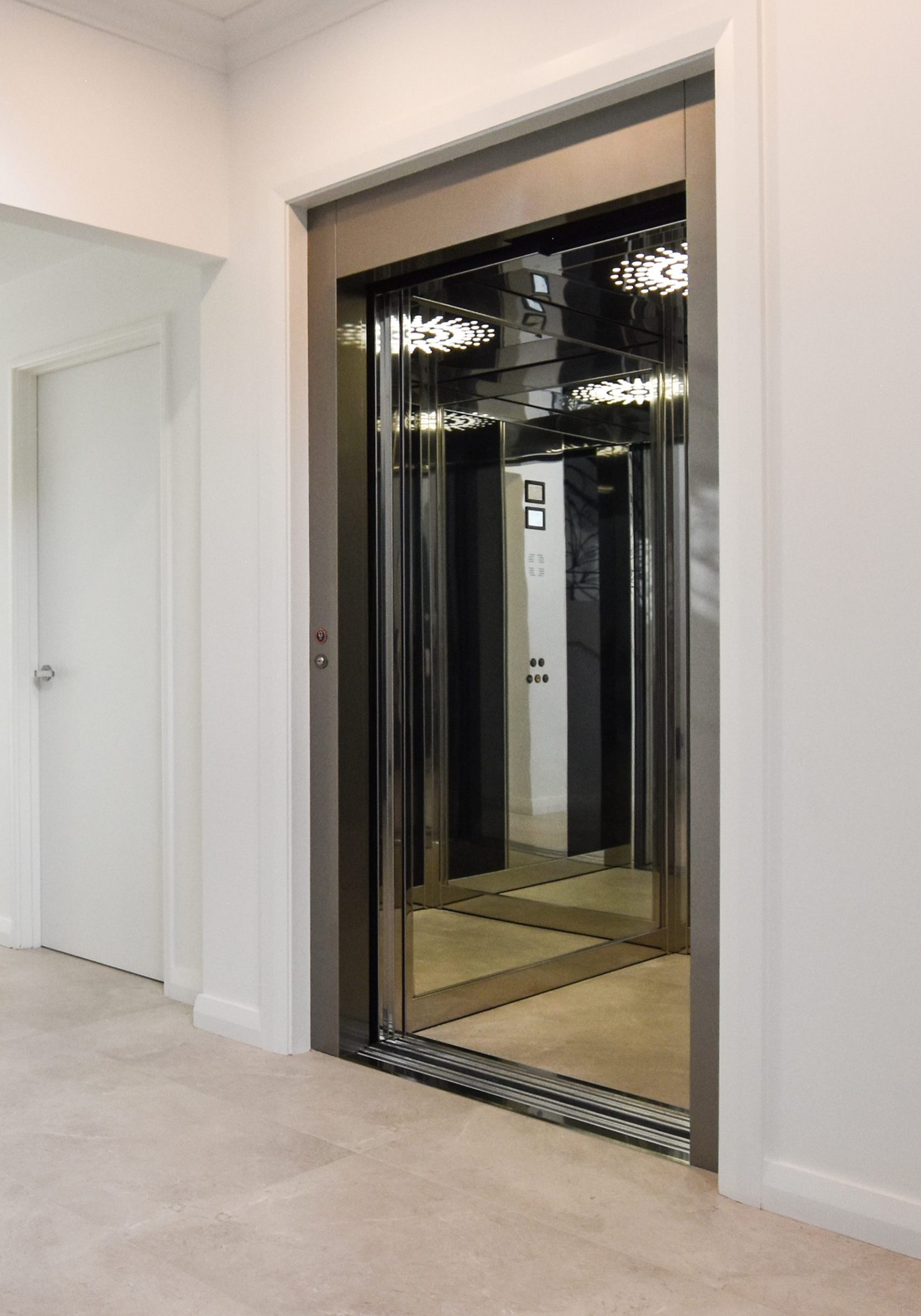 ROYAL Lift - Black Cabin with Designer LED Lighting ROYAL Lift - Black Cabin with Designer LED Lighting