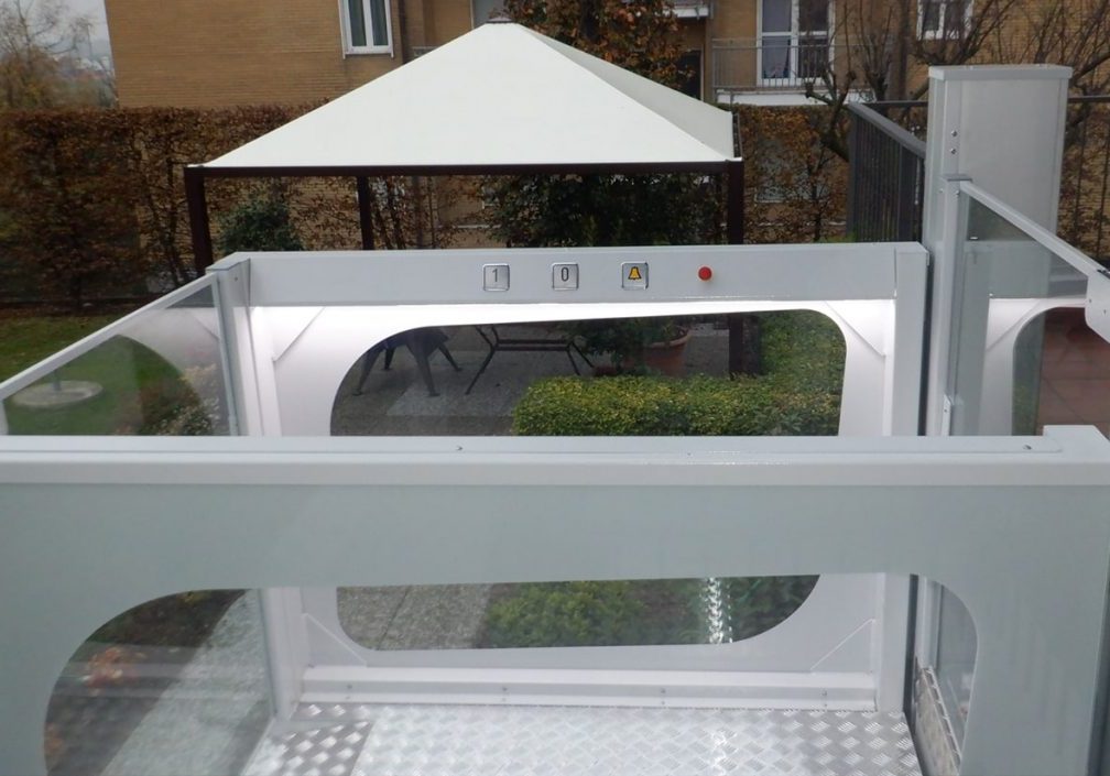 mini lift providing access to outdoor patio